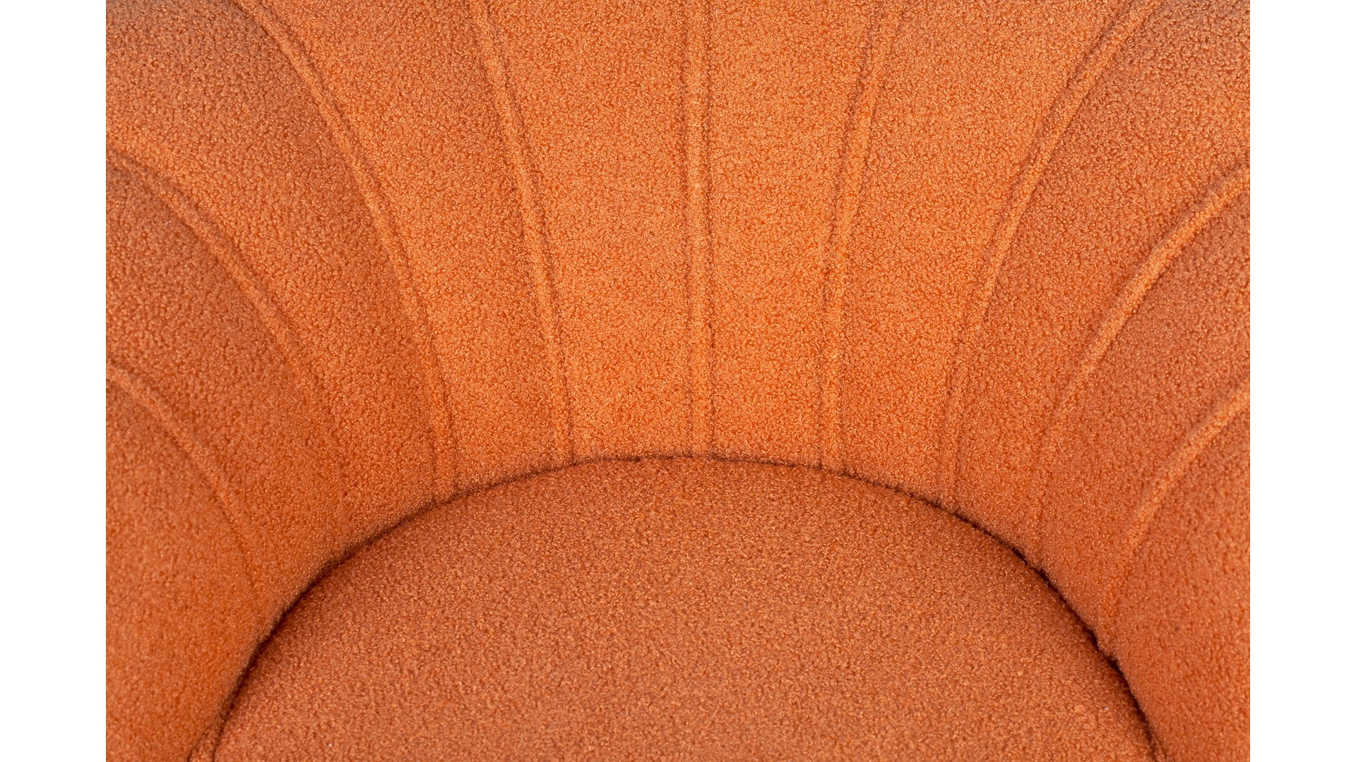 Низкое кресло ракушка Pearl Orange Boucle на черных ножках в интерьере в Москве Низкое кресло ракушка Pearl Orange Boucle на черных ножках в интерьере