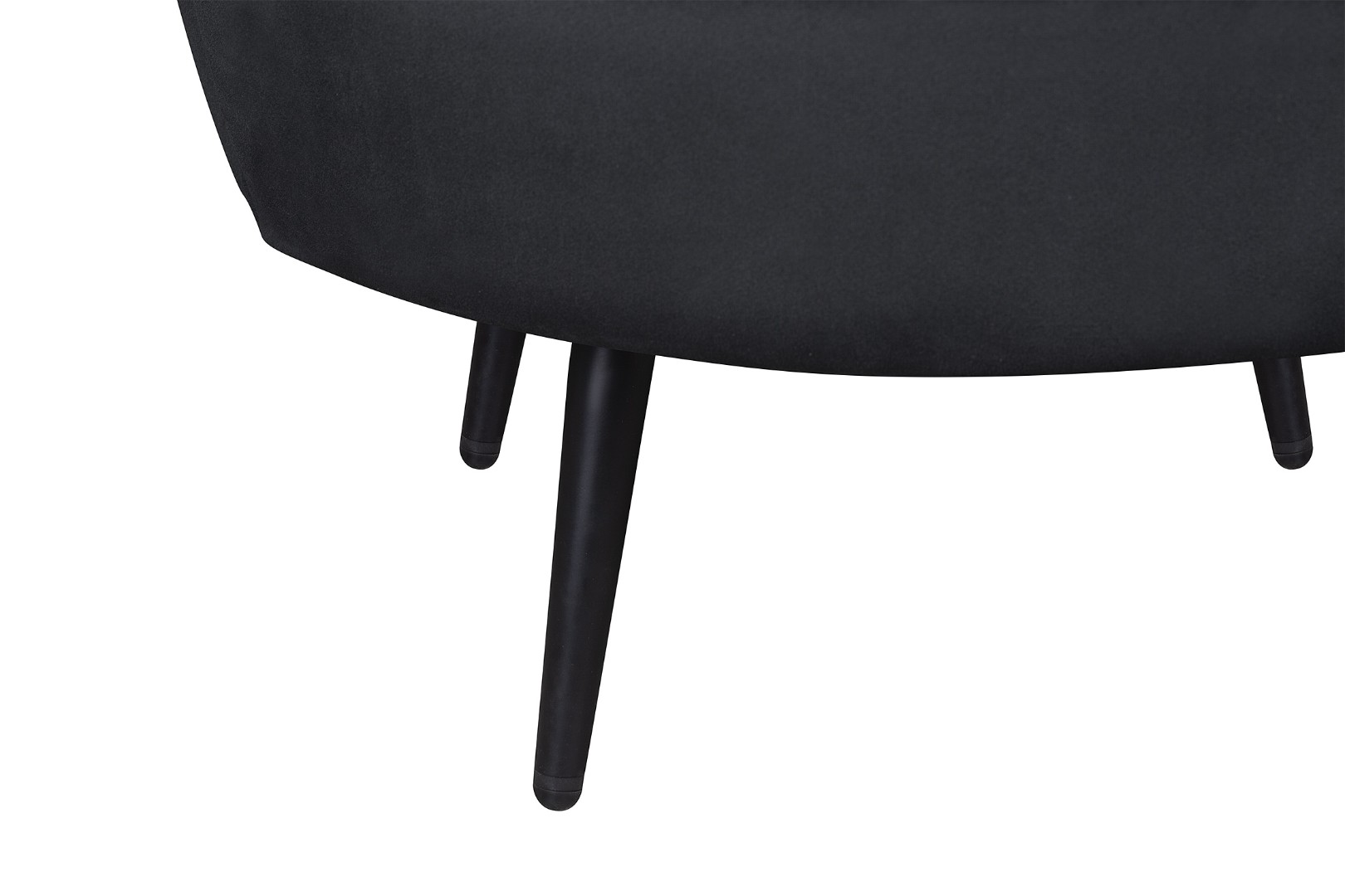 фото Низкое кресло ракушка Pearl черный на черных ножках в интерьере в Москве фото Низкое кресло ракушка Pearl черный на черных ножках в интерьере