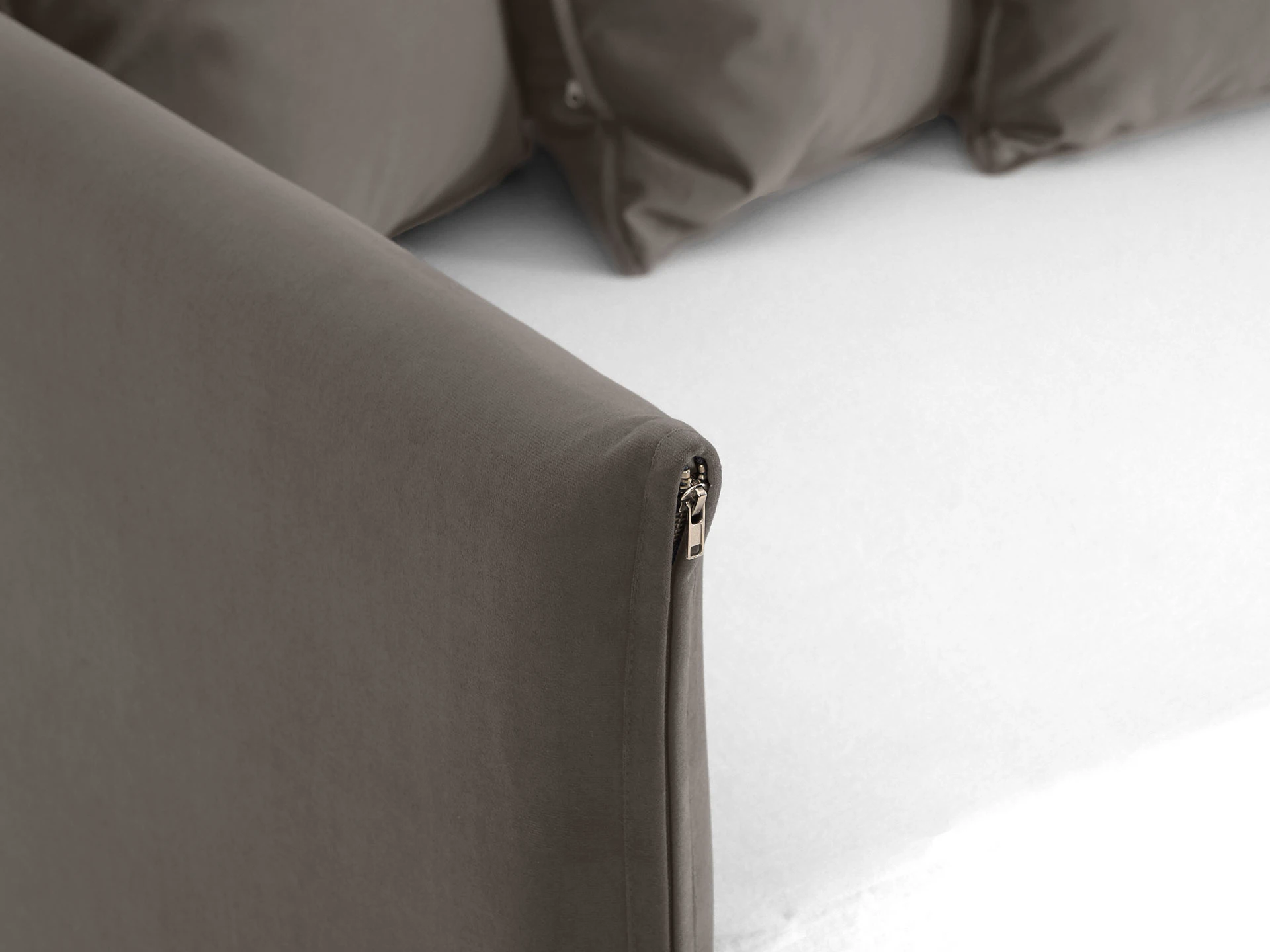 фото Кровать-кушетка Milano