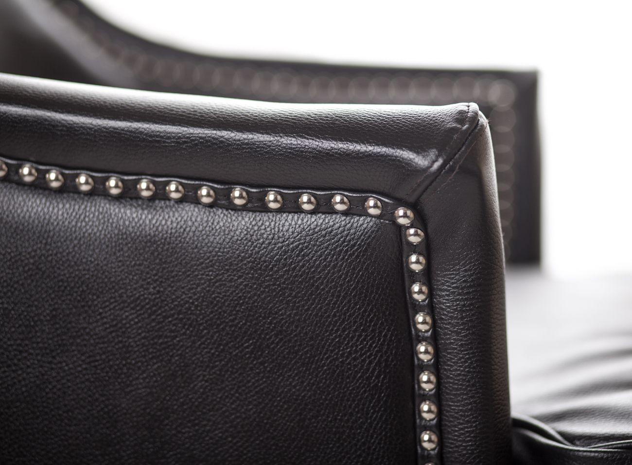 фото Кожаное кресло каминное Chester Black Leather