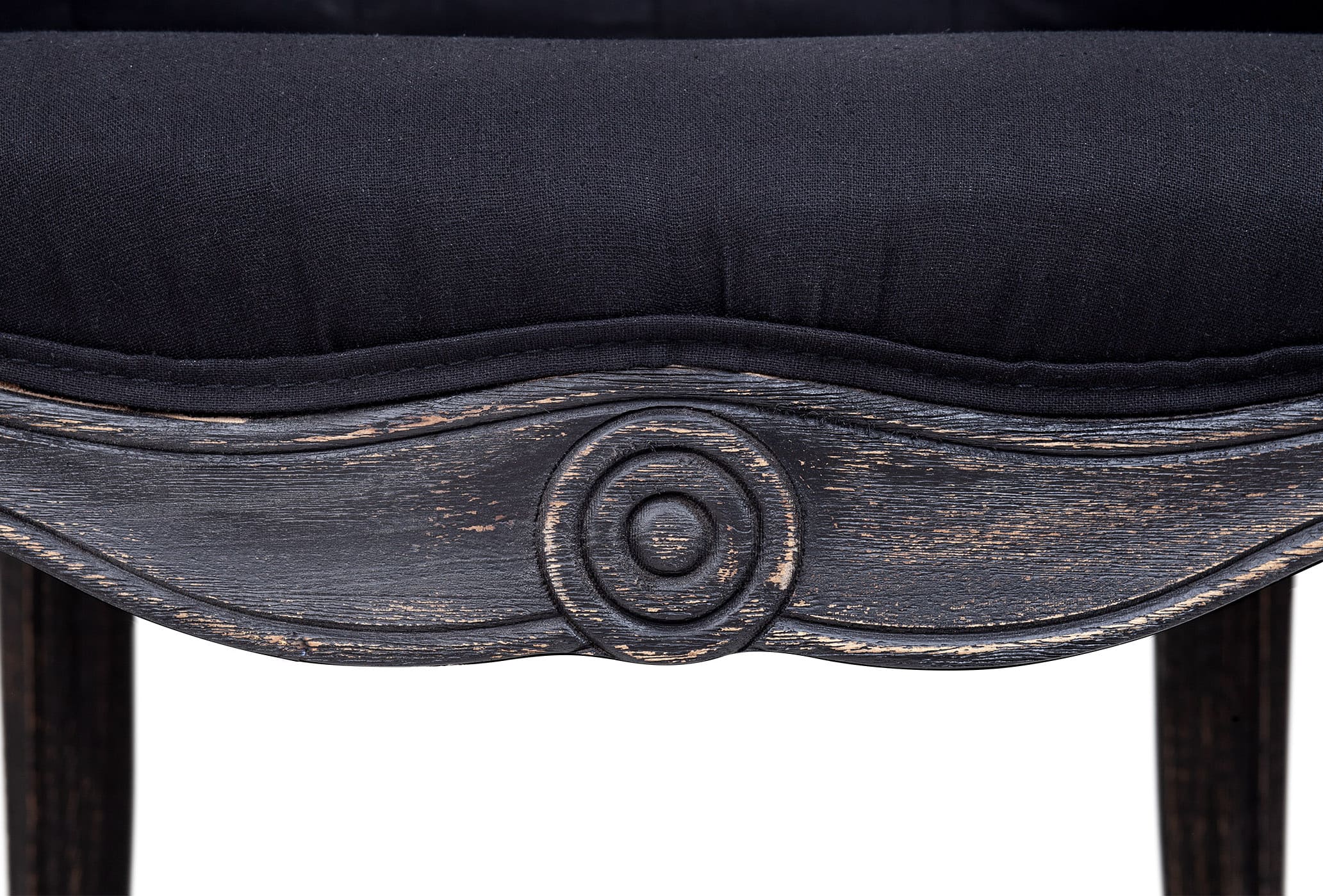 Низкое кресло ретро Kandy Black Old в интерьере в Москве Низкое кресло ретро Kandy Black Old в интерьере