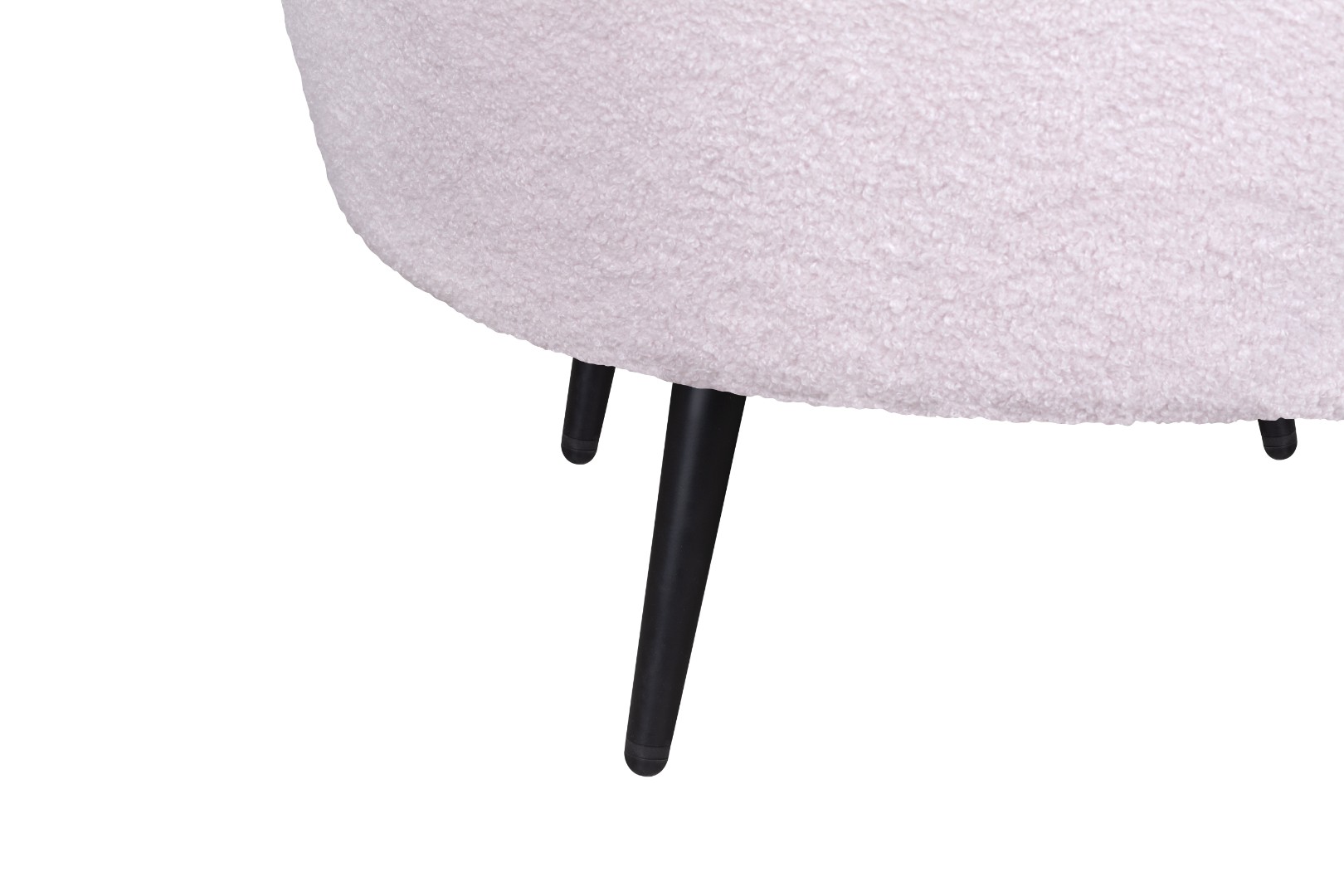 фото Низкое кресло ракушка Pearl Pink Boucle на черных ножках в интерьере в Москве фото Низкое кресло ракушка Pearl Pink Boucle на черных ножках в интерьере