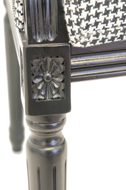 Мягкий стул с подлокотниками Runako в интерьере