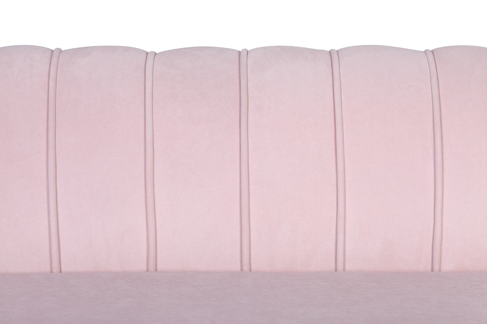 Дизайнерский диван Pearl Triple Pink на черных ножках в интерьере