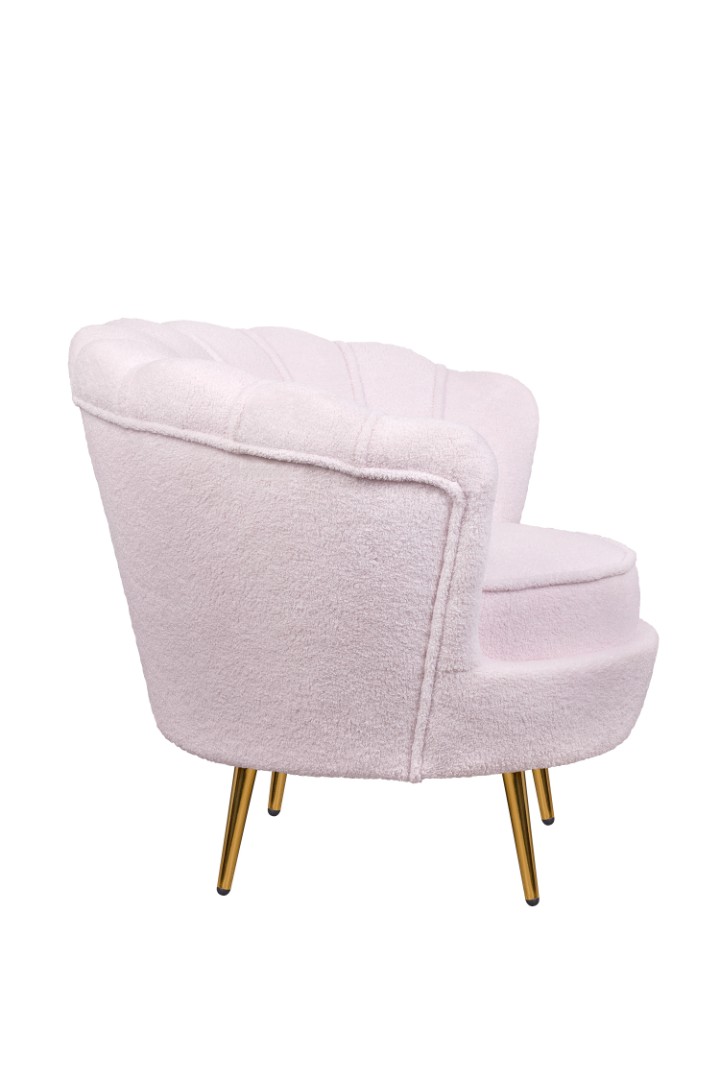 Низкое кресло Pearl Pink Boucle в интерьере в Краснодаре
