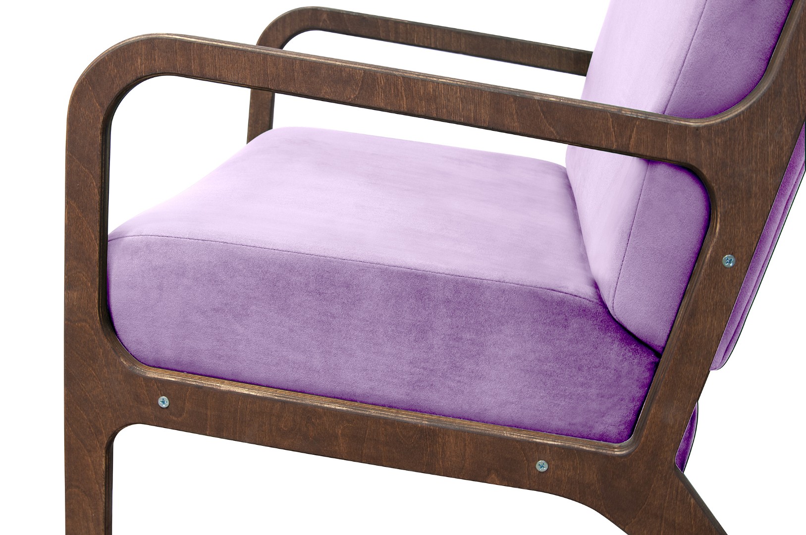 Низкое кресло с деревянными подлокотниками Mody Purple фиолетовое в интернет-магазине в Москве Низкое кресло с деревянными подлокотниками Mody Purple фиолетовое в интернет-магазине