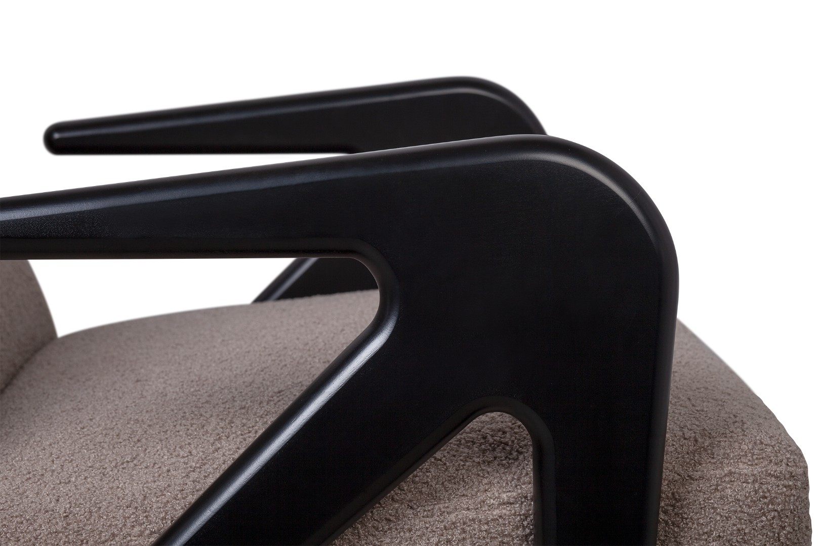 Кресло современное коричневое Arrow BL V6 в интерьере