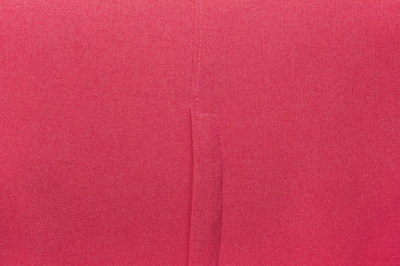 Низкое кресло Fuller Red V2 в интерьере в Москве Низкое кресло Fuller Red V2 в интерьере в Краснодаре