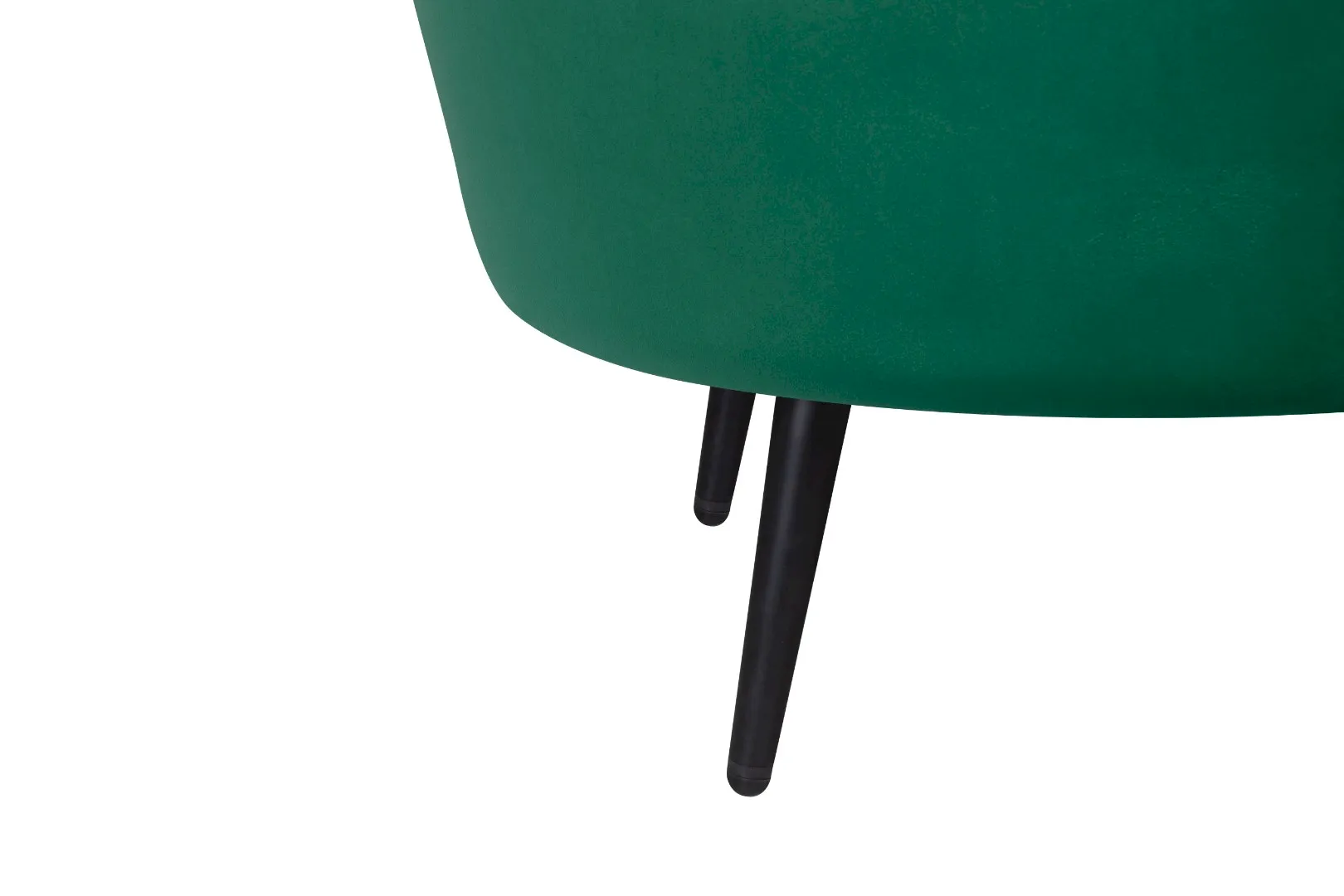 фото Низкое кресло ракушка Pearl Green V2 на черных ножках в интерьере