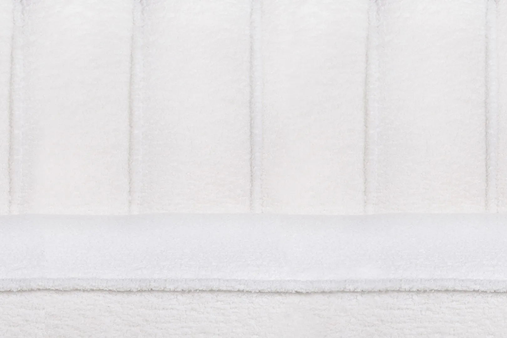 Трехместный диван ракушка для гостиниц Pearl Triple Boucle в интерьере в Москве Трехместный диван ракушка для гостиниц Pearl Triple Boucle в интерьере