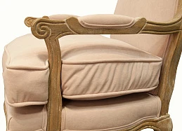 Мягкое полукресло с подлокотниками Nitro Beige Velvet в интерьере в Краснодаре