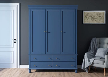 Шкаф трехстворчатый в стиле Кантри 